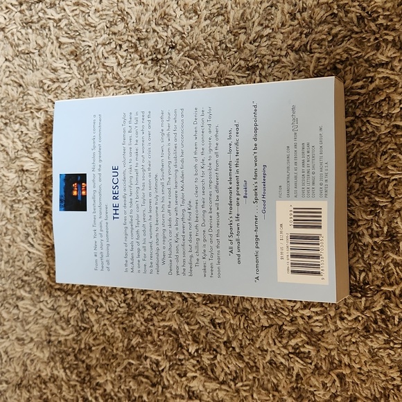 The Rescue Paperback Book by Nicholas Sparks - Picture 2 of 5